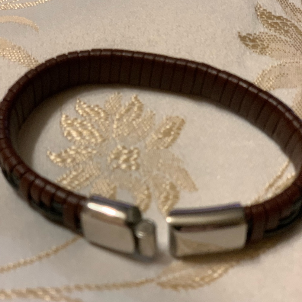 Men’s Genuine Leather popular Bracelet HOST PICK - Picture 8 of 10